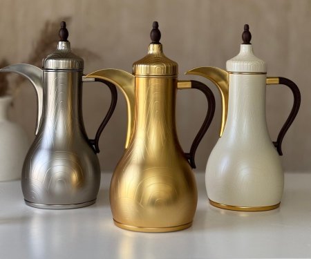 براد قهوه مزخرف يد خشبي